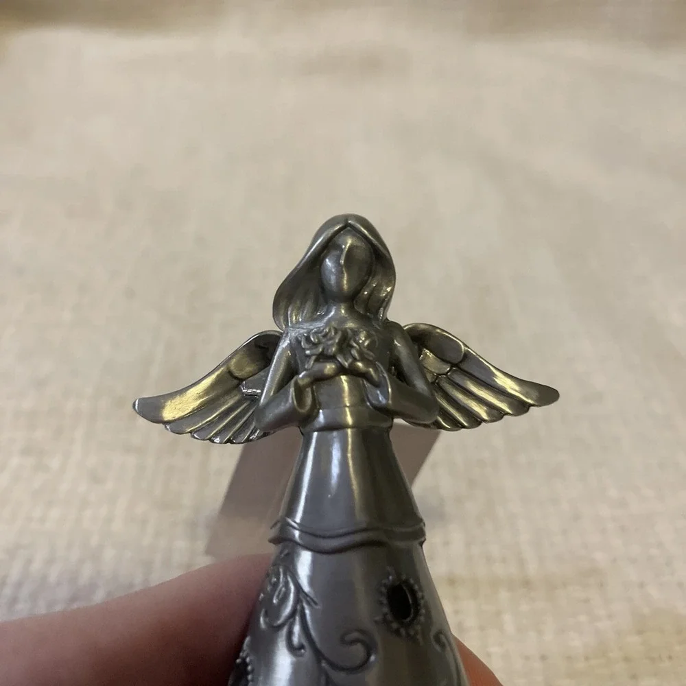 Faithful Angel ANGELS OF Courage ORNAMENT Ganz Angel Holding‎ Flowers Metal
